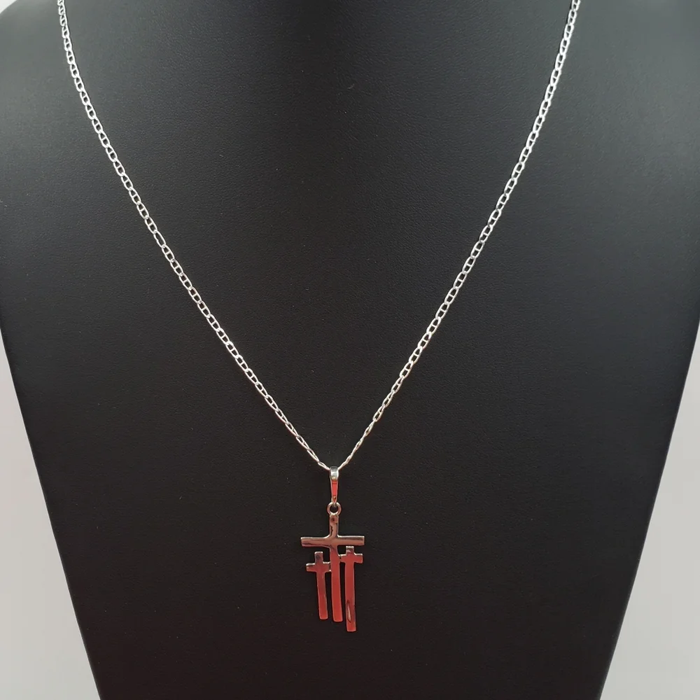 925‎ sterling silver cross pendant and 925 sterling silver chain
